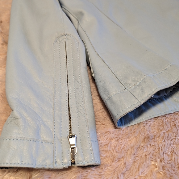 1973 Vintage Vera Pelle Sky Blue Leather Jacket - Medium/Large - Italian - Picture 13 of 16